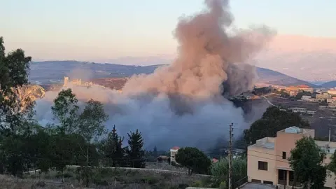 Israeli Bombing Raids Strike Southeastern Lebanon