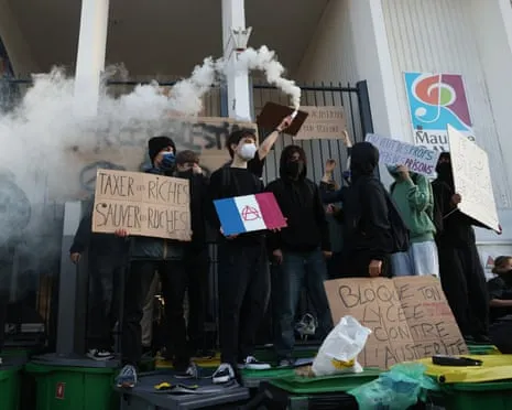 New French Prime Minister Faces Intense Scrutiny as Nationwide Strikes Paralyze Schools and Transport