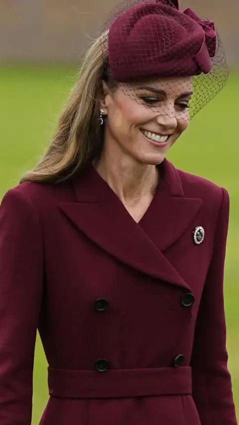 Melania’s Hat, Catherine’s Plumed Pin and Other Remarkable Outfits Thus Far